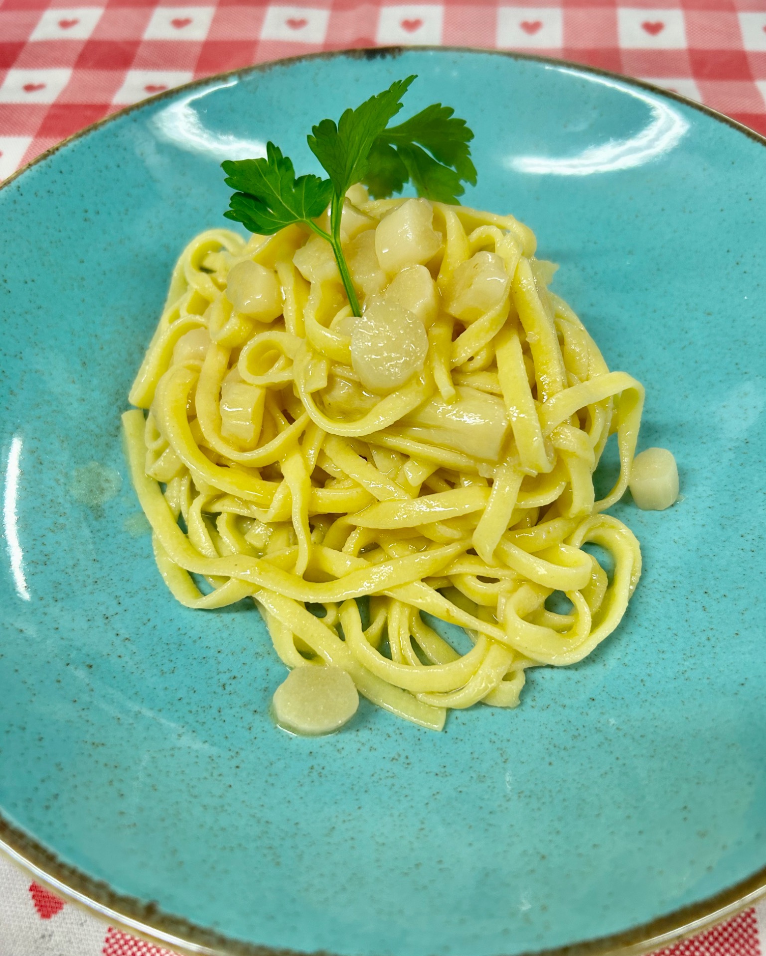 Tagliolini fatti in casa agli asparagi freschi
